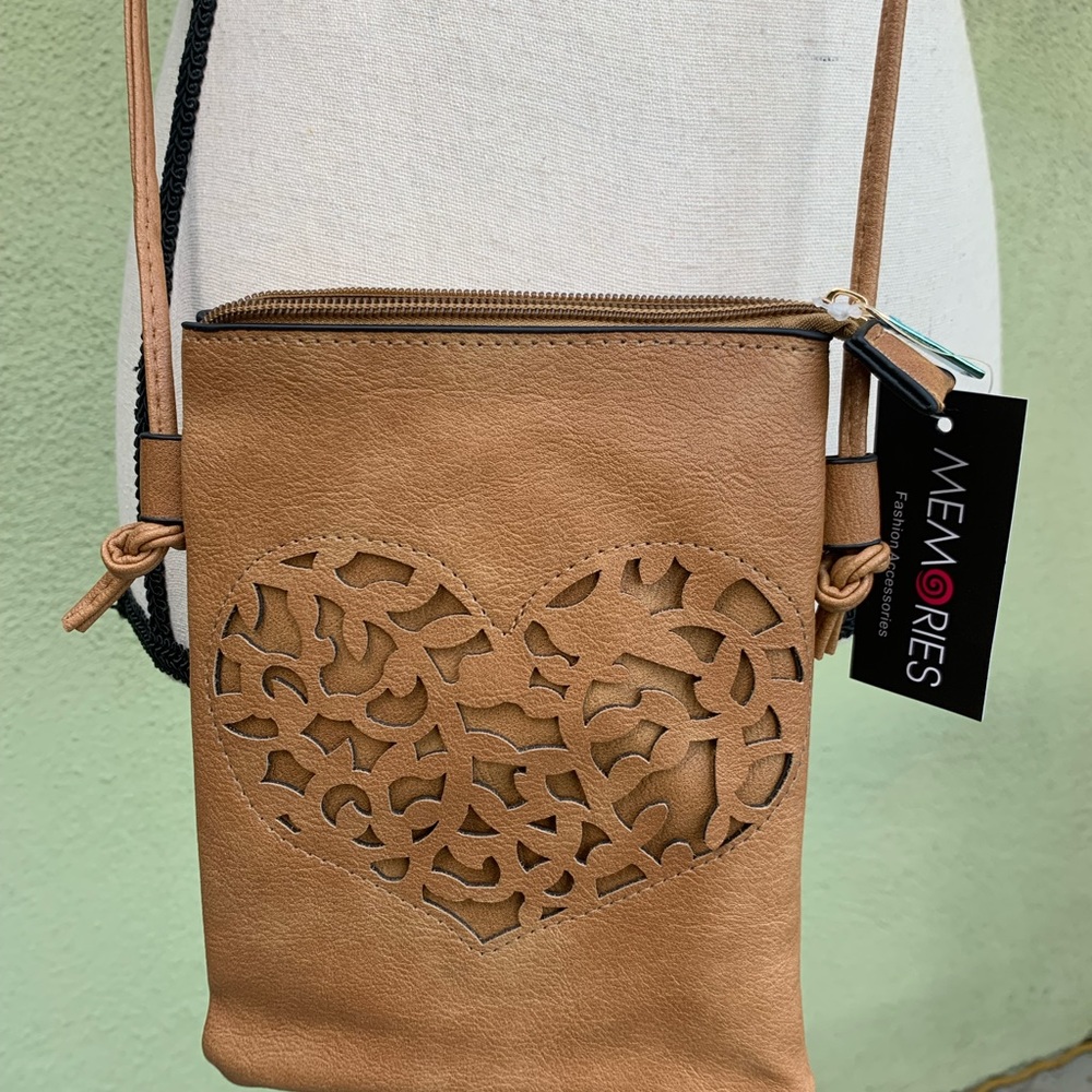 Memories small crossover bag with pocket in back etched heart tan/brown CUTE!